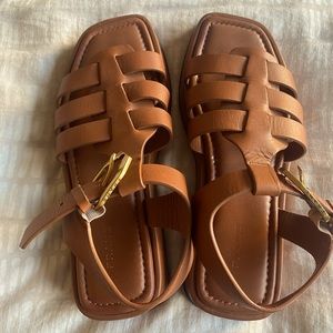 Frame flatform sandals